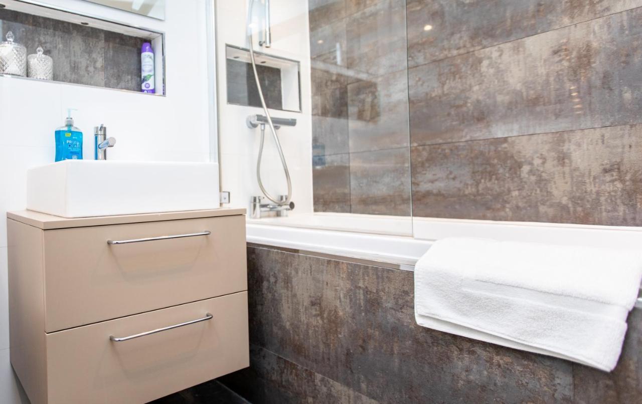 The Ilkley Hideaway Apartment ภายนอก รูปภาพ